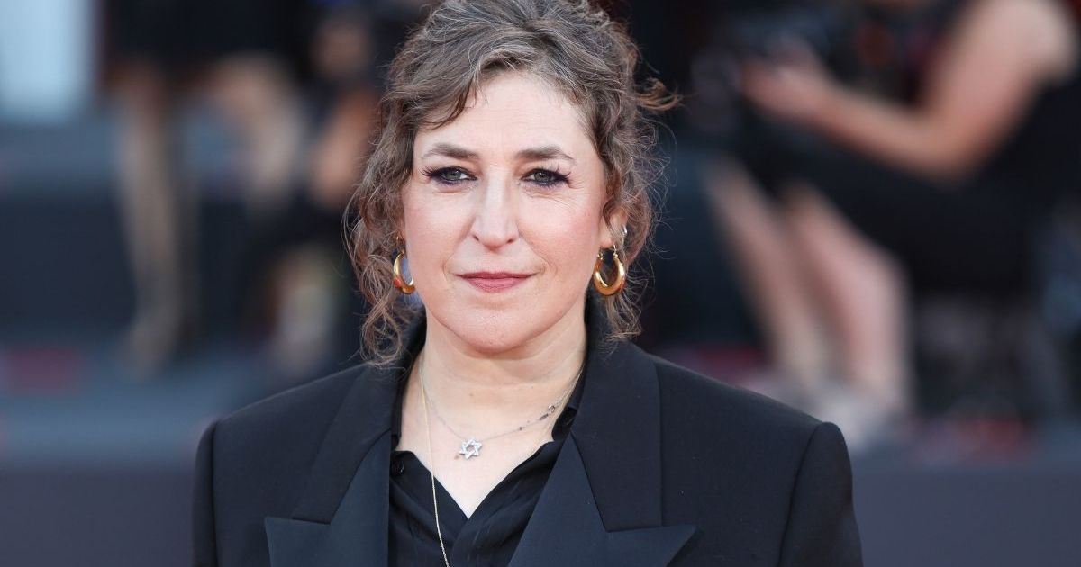 Mayim Bialik Betrays Major Big Bang Theory Stars to Reveal True Friends