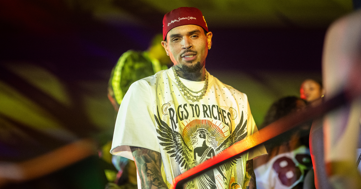 Chris Brown Fan Responds to Backlash Over Viral Stage Moment Chris Brown Fan Responds to Backlash Over Viral Stage Moment