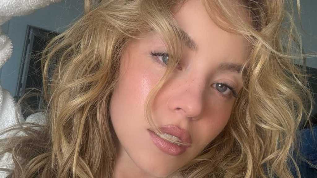 Sydney Sweeney Gets Romantic in Plunging Syrn Lace Bra & Cheeky Thong