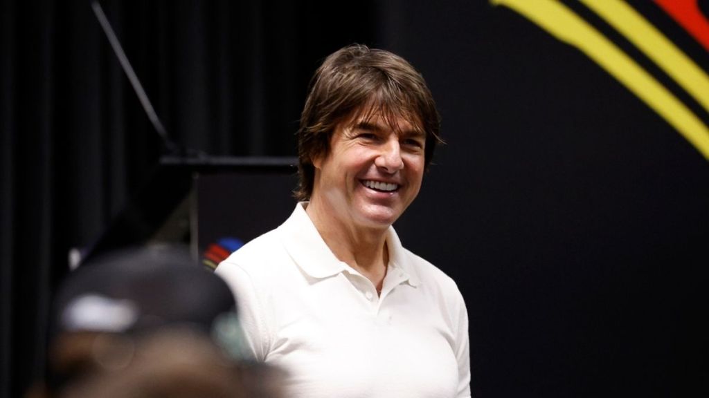 Tom Cruise Crashes NASCAR Meeting After Huge Days of Thunder 2 News