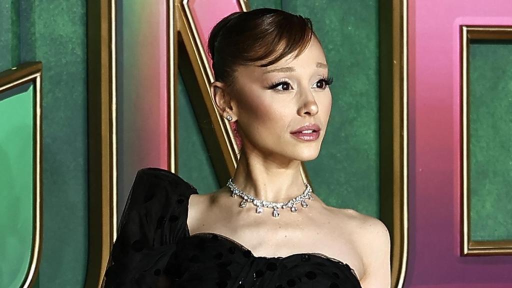 Ariana Grande Demands Judge to Hunt Down Music Hackers