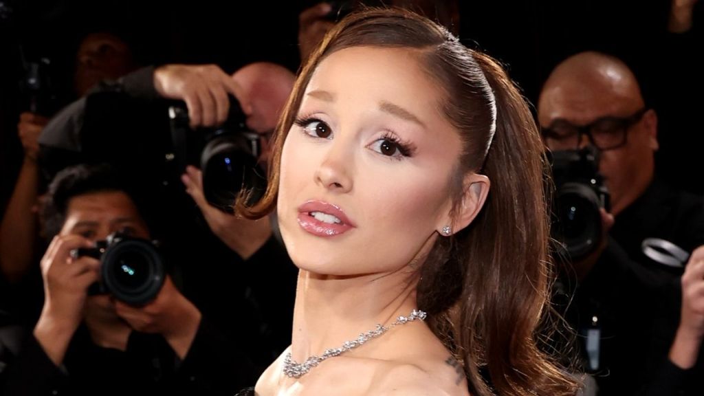 Ariana Grande Reveals Injury Will Force a Change for Final Tour Shows