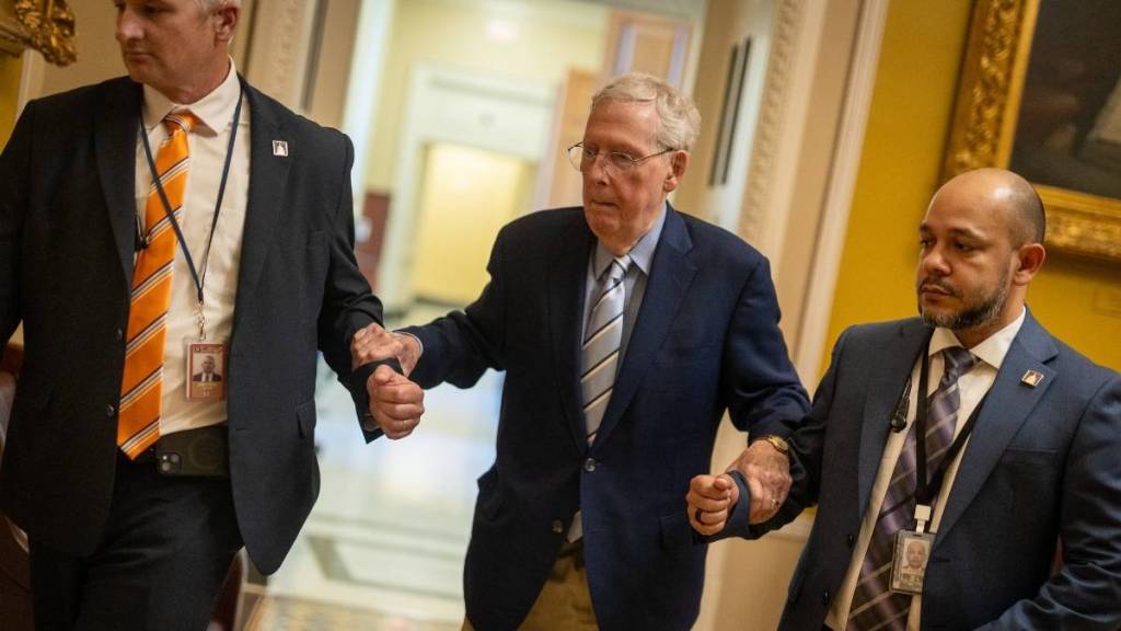 Sen. Mitch McConnell Leaves Rehab After Weeks-Long Health Battle