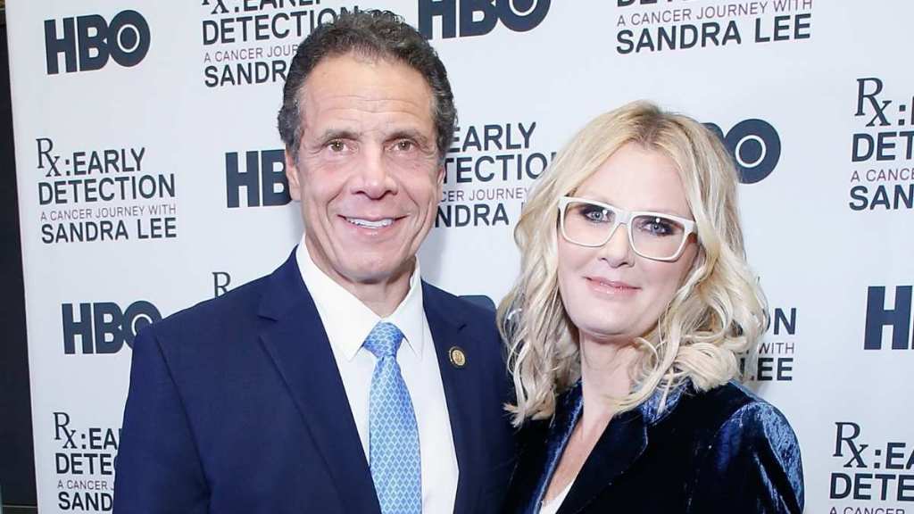 Sandra Lee Returns to Old Andrew Cuomo Home to Roast ‘Lazy’ Yard
