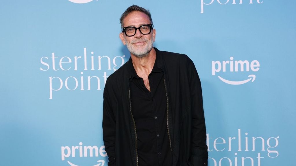 Jeffrey Dean Morgan Calls Out Huge Issue With Dead City Scene