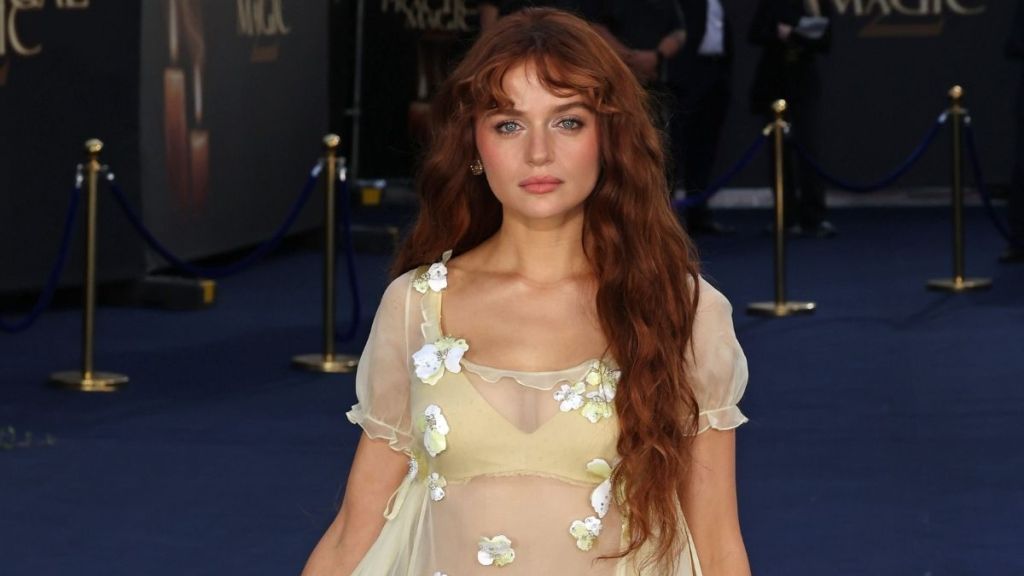Joey King Responds to ‘Practical Magic 2’ Hater Who Quickly Backs Down
