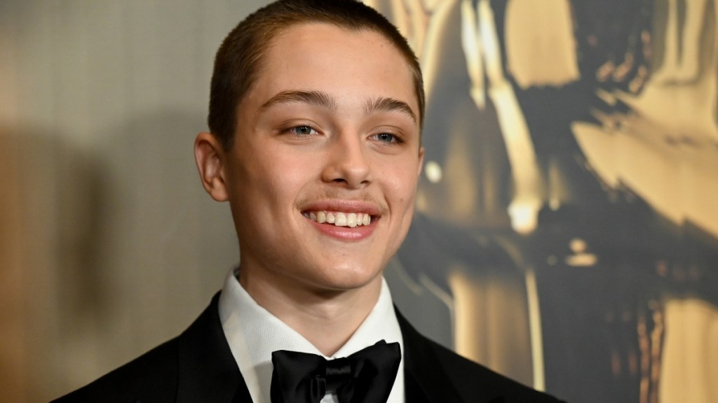 brad pitt son knox red hair