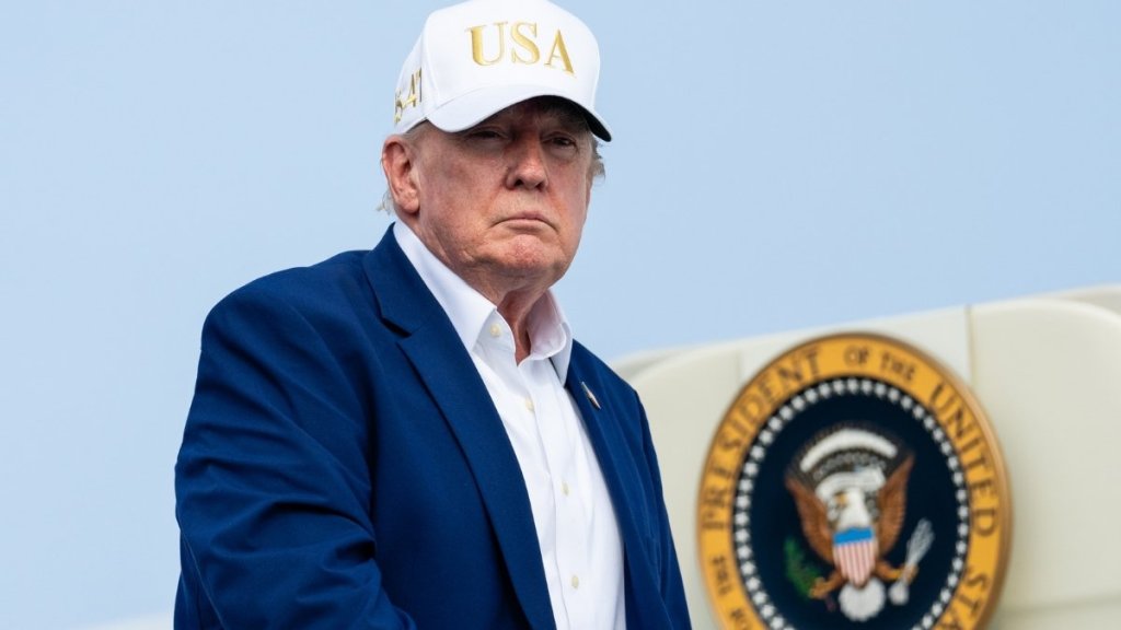 Donald Trump's Least-Favorite Journalist Just Aired a Video of Him Escaping in Catering Truck