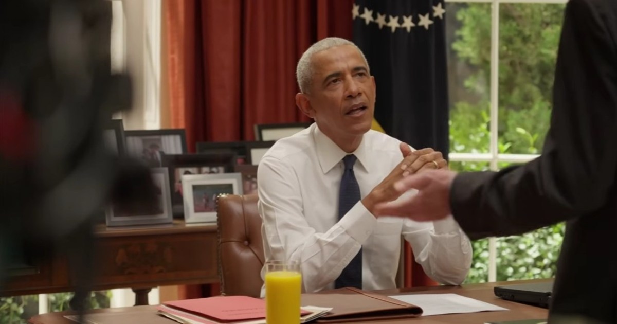 Barack Obama’s Famous Tan Suit Is Back With a Very…