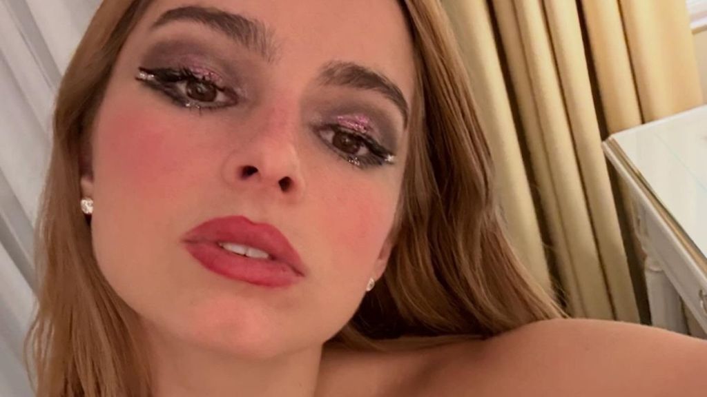 Addison Rae Bends Impossibly in Bra Top & Micro Shorts