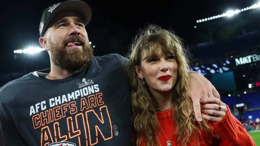 Taylor Swift & Travis Kelce's Dog Has a Name — Report