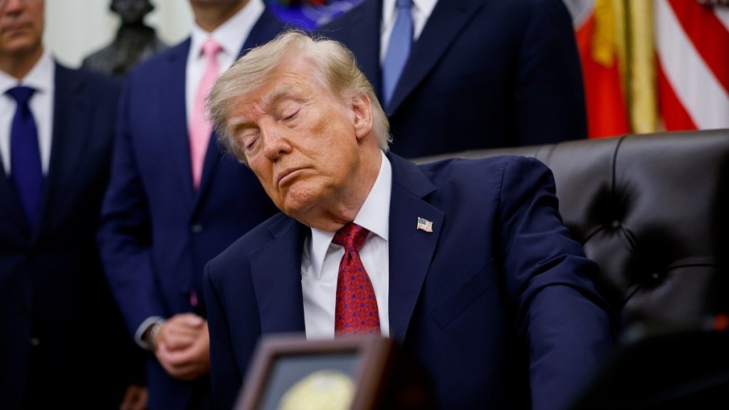 Donald Trump Struggles to Stay Awake as RFK Jr. Lavishes Him With Praise