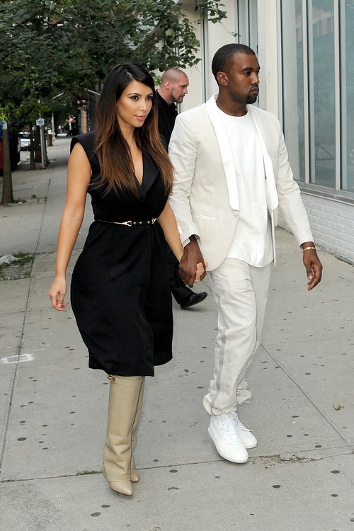 kim kardashian and kanye west shop 020912