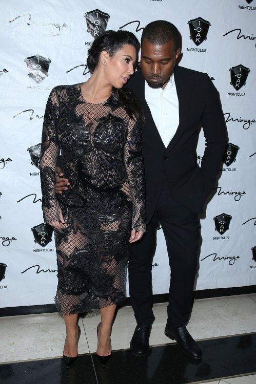 Kim Kardashian Pregnant Kanye West New Years Eve Photos 1