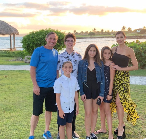 Heather & Terry Dubrow With Their Family